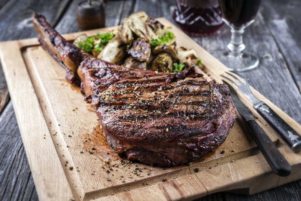 barbeque-tomahawk-steak